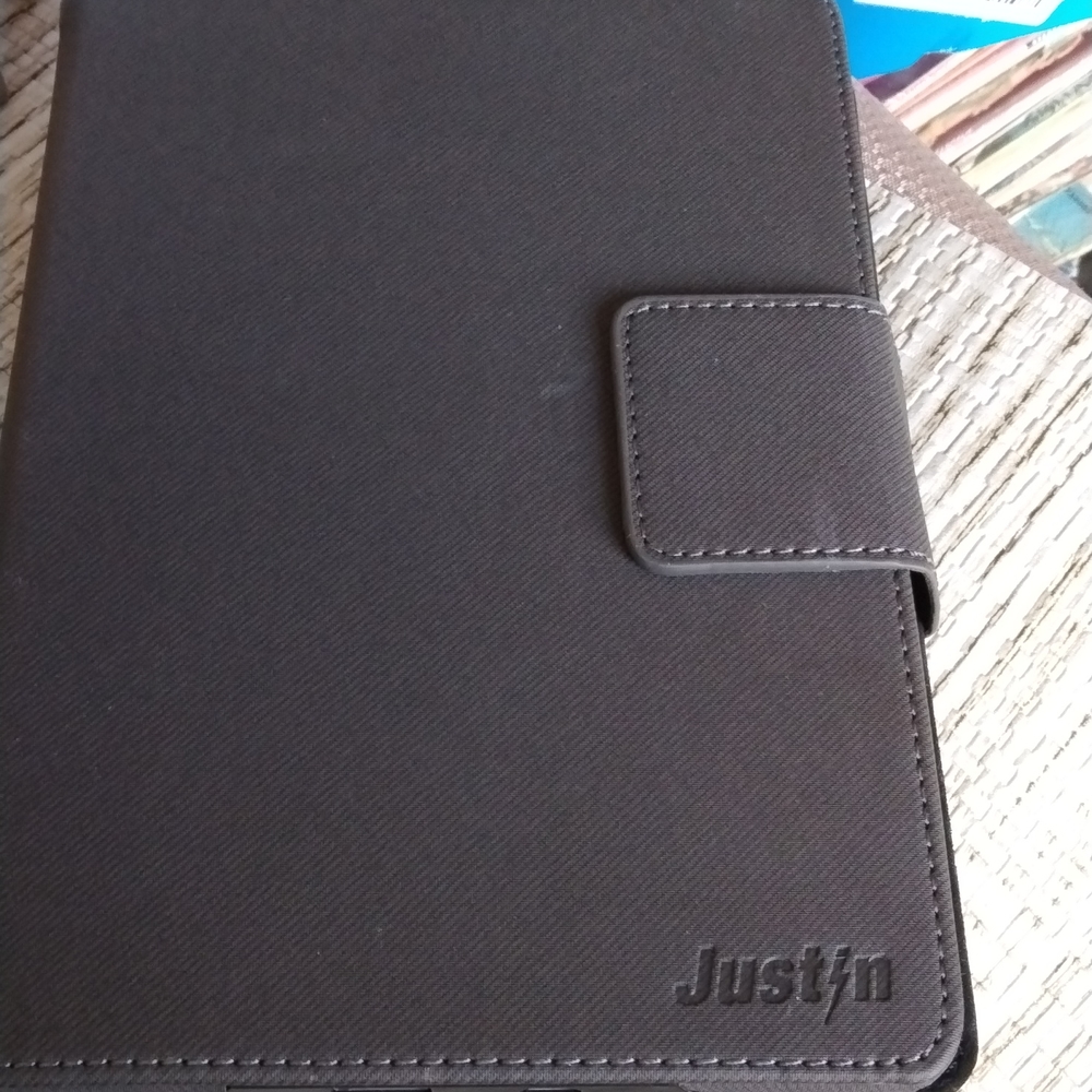 A tablet cover up